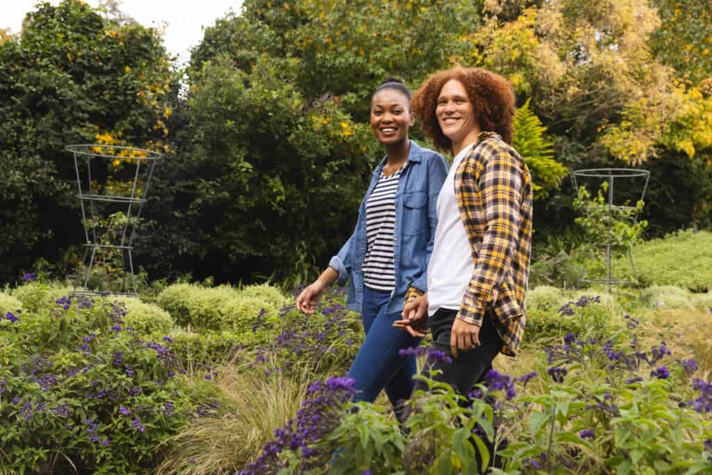 Welke bloemen in strakke tuin?